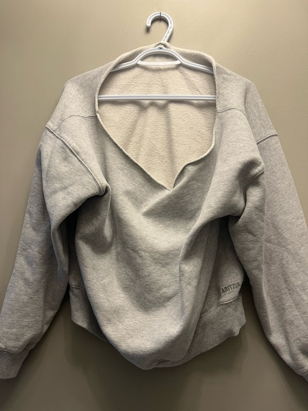 Aritzia BF Off-Shoulder Sweatshirt Heather Chrome